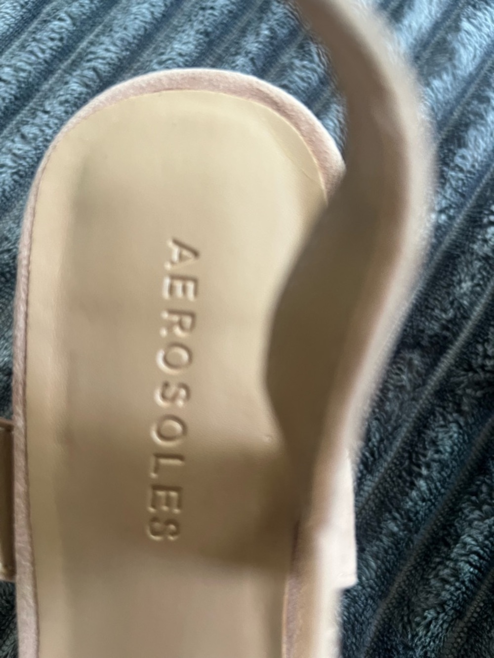 AEROSOLES Blush Suede Crisscross Slingback Sandals NWOT - Picture 3 of 5